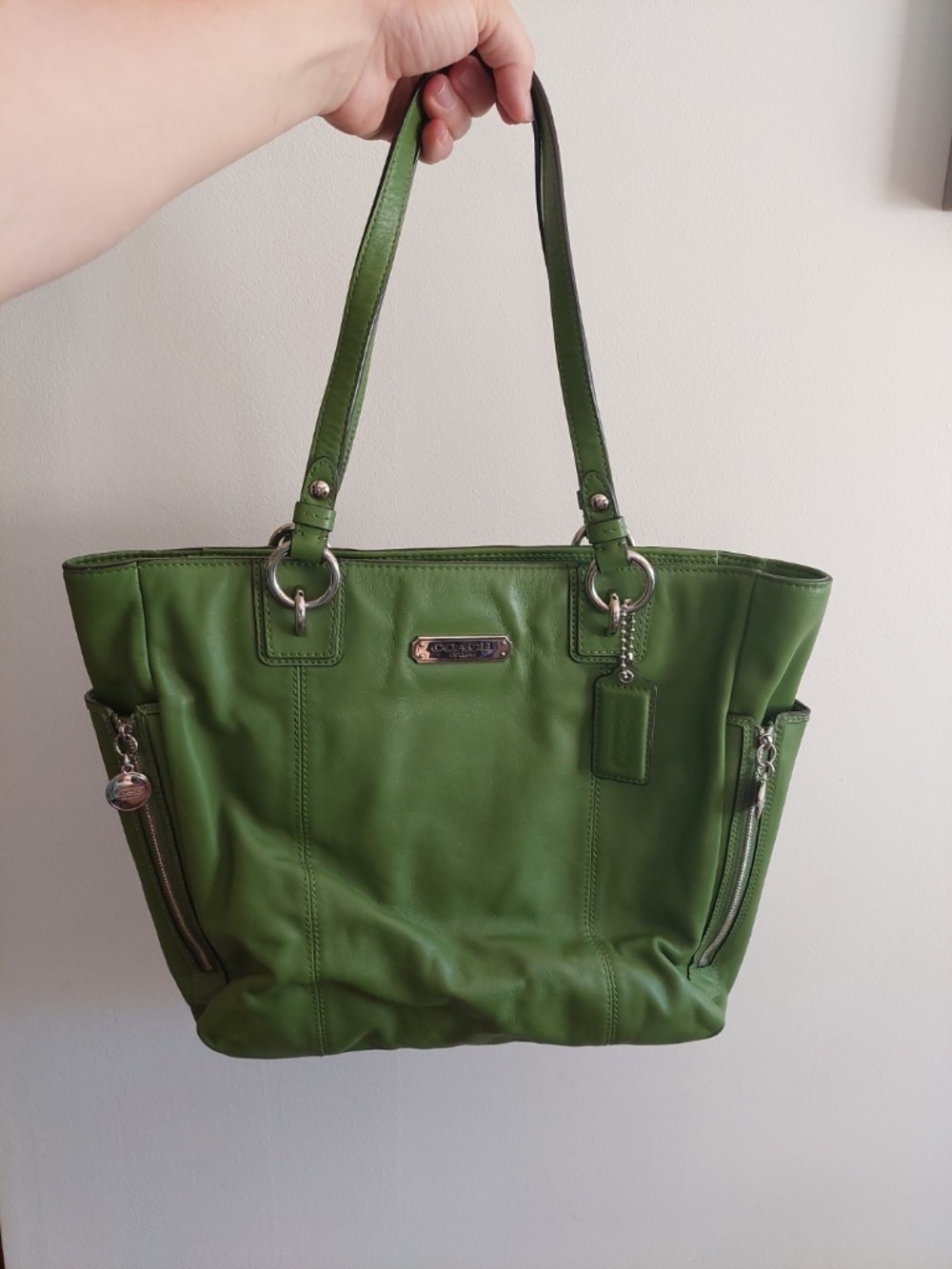 COACH Gallery Green Leather Zipper Pockets Double Handles Medium Tote Bag GUC!!